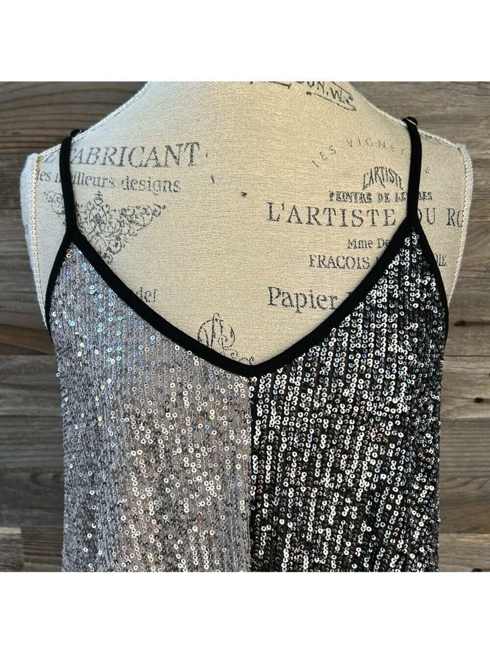 POL Sequin Black and Silver Adjustable Shoulder Strap Top Size Small - Picture 2 of 8
